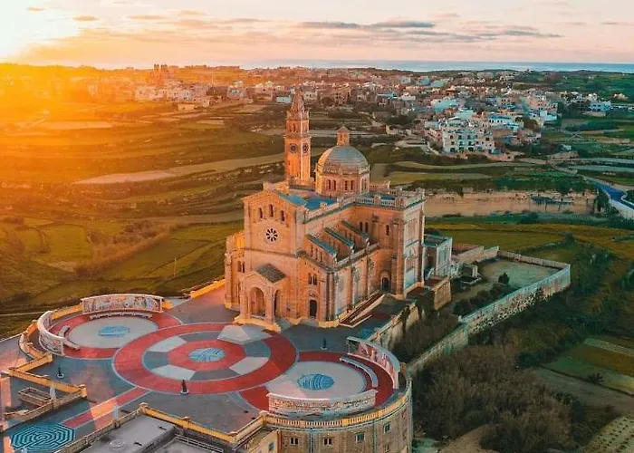 Luxury With Sea Views * سانت جوليان