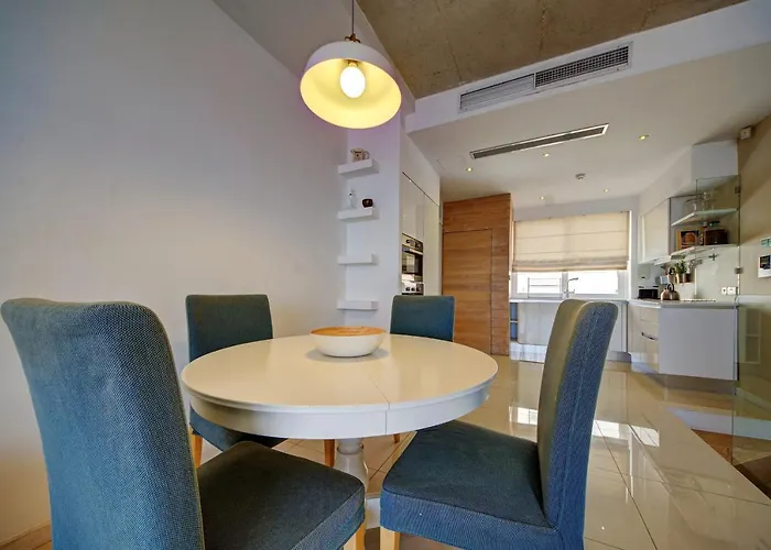 Luxury With Sea Views