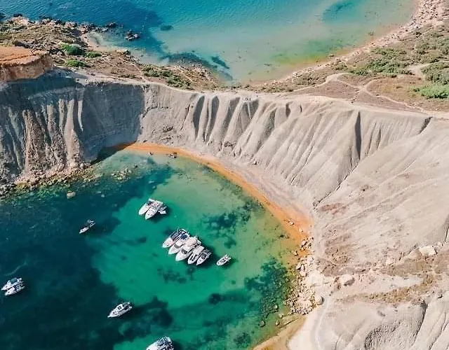 Luxury With Sea Views شقة