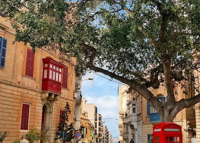 Luxury With Sea Views * سانت جوليان