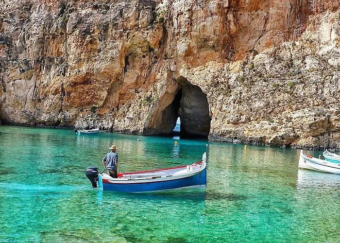 Luxury With Sea Views شقة *