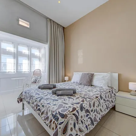 Luxury With Sea Views Apartament